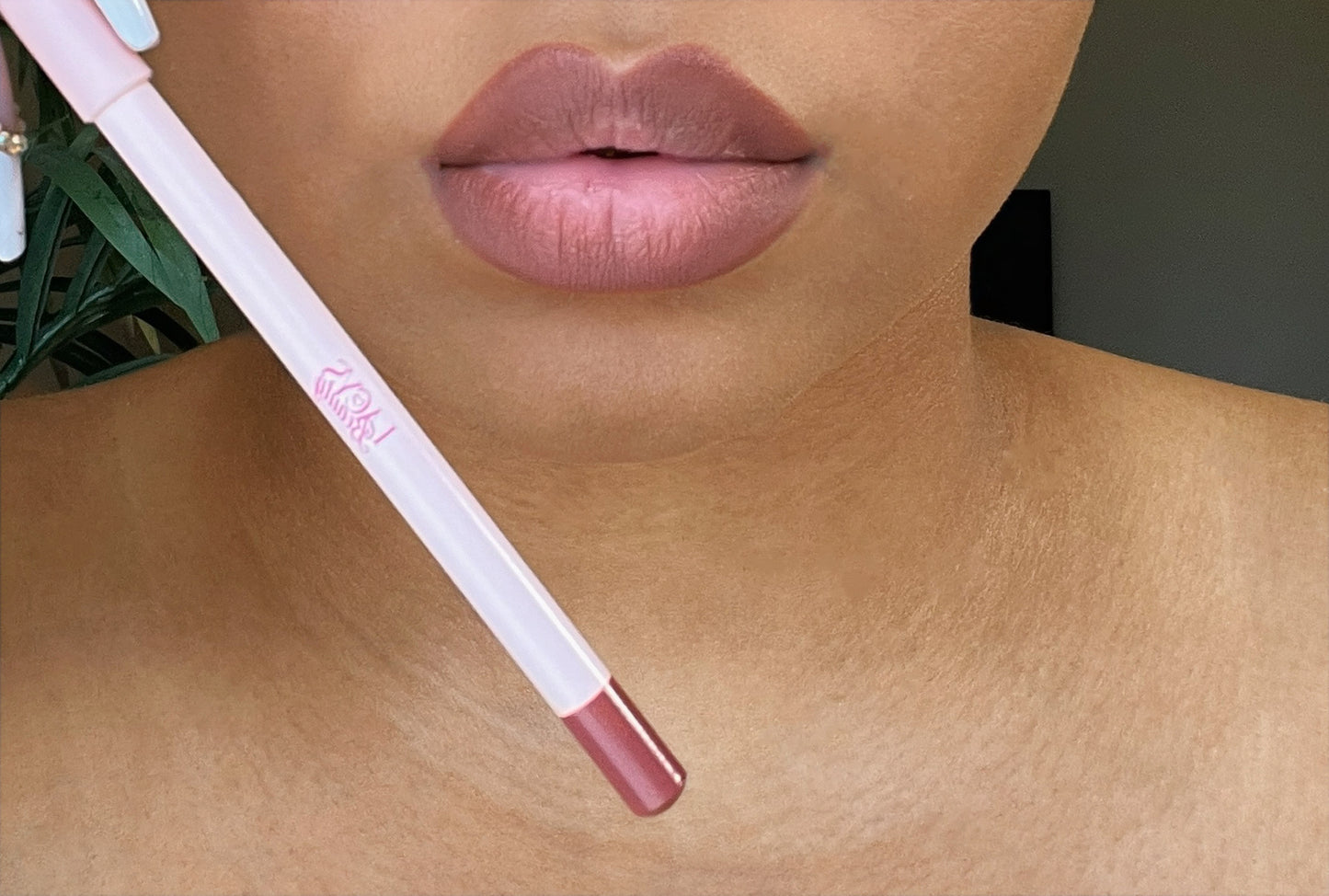 Majesty Lip Liner